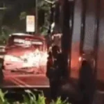 Brazil Truck Overturns, Blocks Traffic After Crash on Heraclito Ave