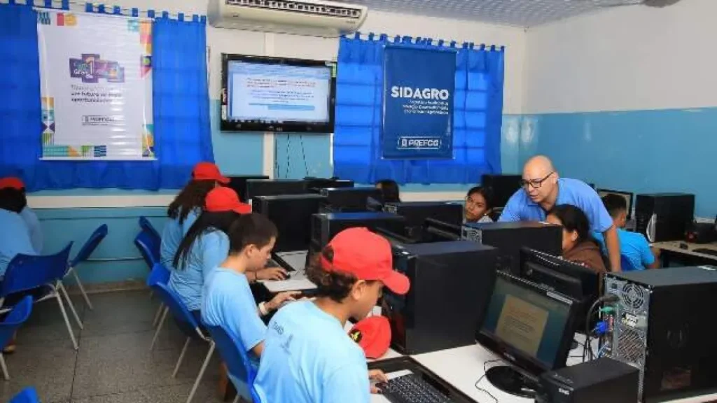 Brazil Adds Computer Classes to Curriculum to Fight Disinformation