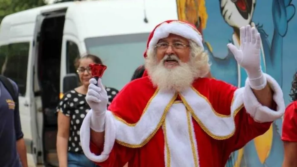 Brazil’s Christmas starts early: Santa jobs pay up to $4,000